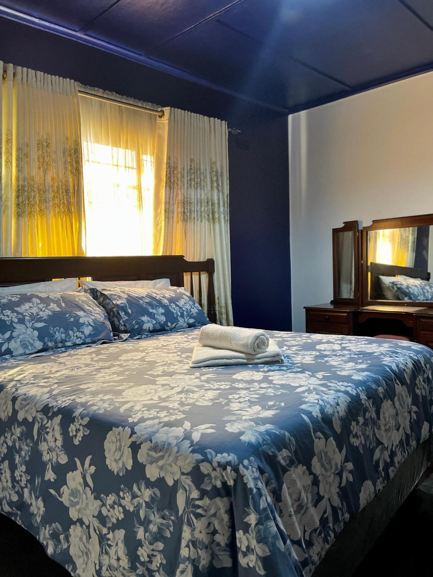 26 Pike Place Mutare Екстериор снимка